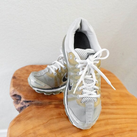 Nike AirMax 2009 Women Shoes Sz 8.5 EU41 Gold Silver Gray White Running Sneakers - Picture 2 of 9